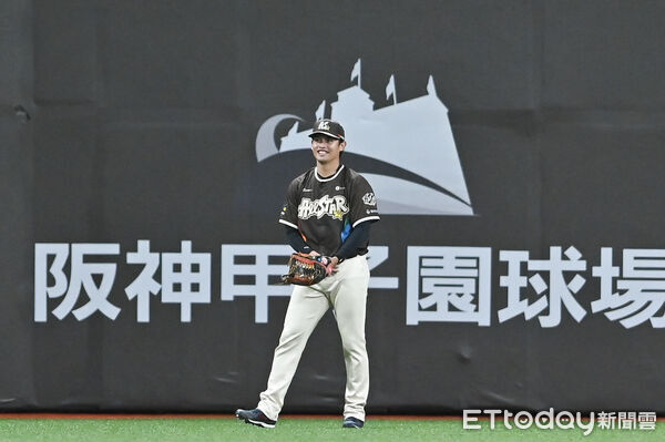 ▲2026中職明星賽，九局下半張奕上場守左外野。（圖／記者李毓康攝）