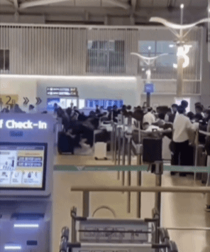 中國旅客擠爆仁川機場!搶出境「插隊暴衝」撞員工 韓網:像蟑螂 | ETtoday國際新聞 | ETtoday新聞雲