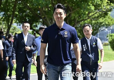 潘孟安被問毒油打到記者麥克風 蔣萬安曝卑微要求:交代真相