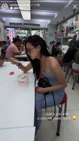 野生「百億千金」現蹤台北吃東區粉圓！　拎名牌包坐店裡嗑平價美食超反差