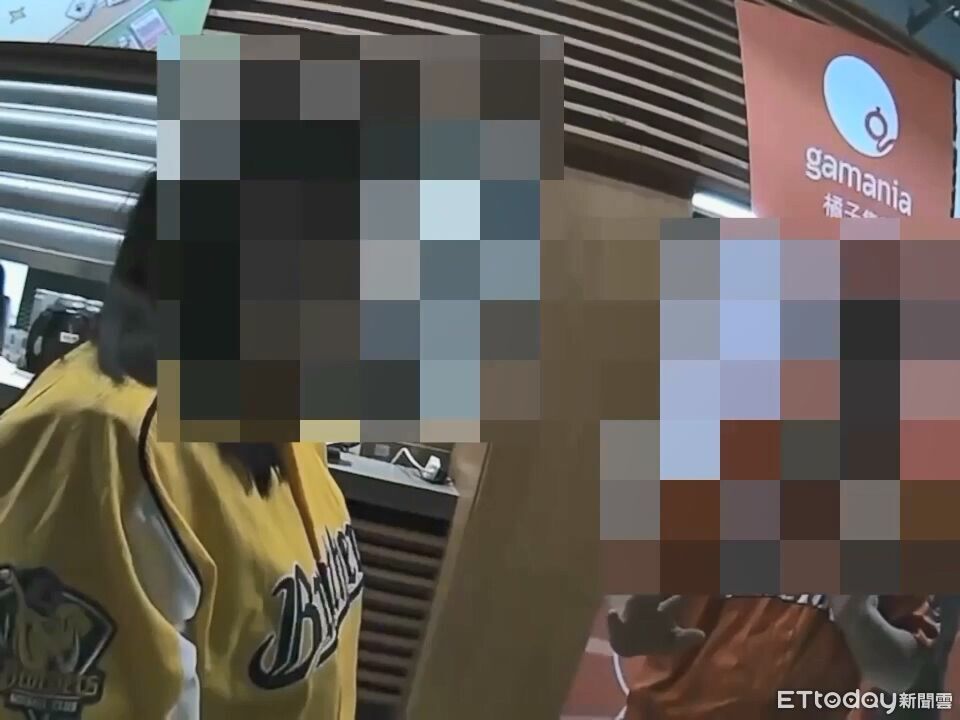 男女大巨蛋看球爆衝突 女爪迷柔道摔技開扁、港男揮皮帶反擊 | ETtoday社會新聞 | ETtoday新聞雲