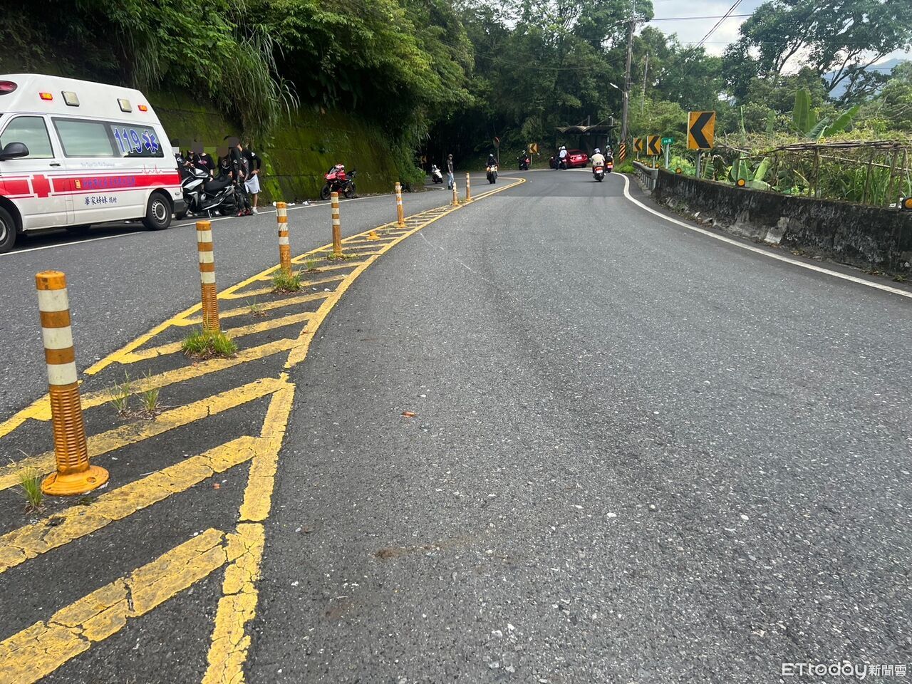 20歲男北宜財貿彎超車自摔右腳骨折!對向2騎士遭波及1掛彩 | ETtoday社會新聞 | ETtoday新聞雲