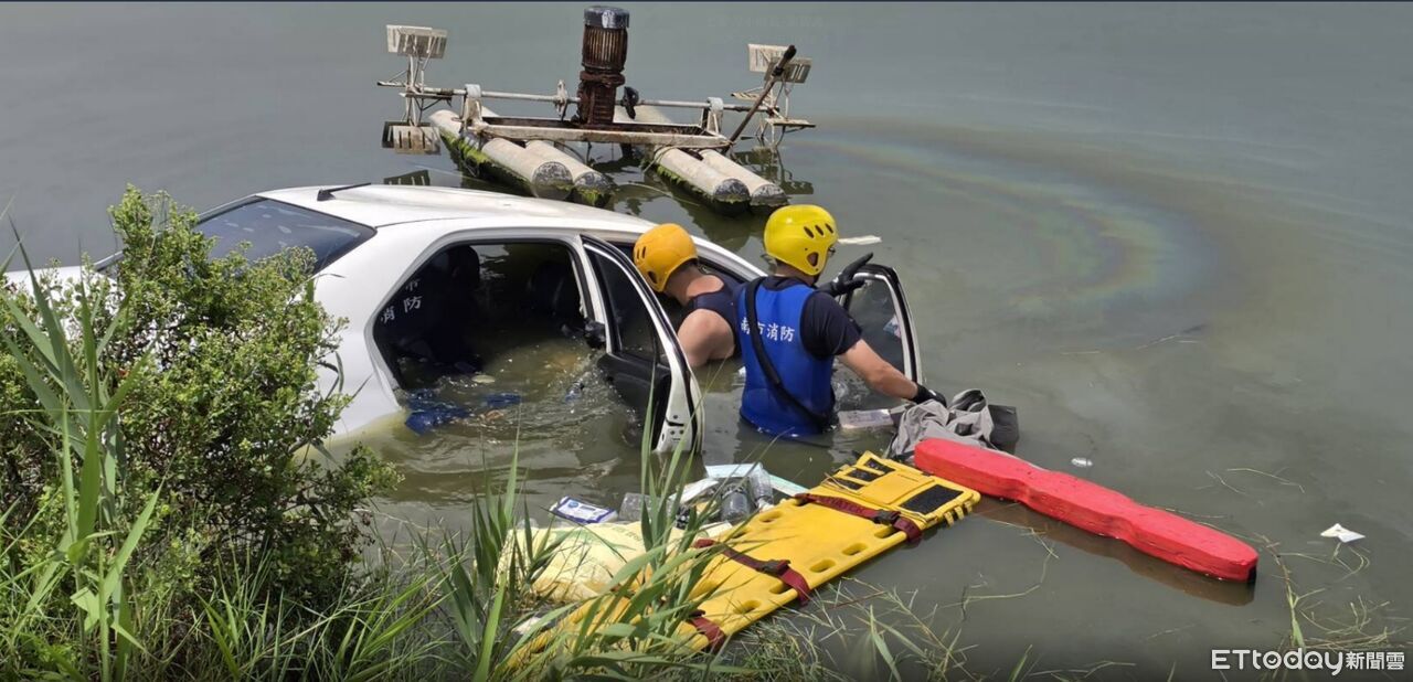 快訊/白色轎車墜台南七股2m深魚塭 潛水員搜尋3小時找到遺體 | ETtoday社會新聞 | ETtoday新聞雲