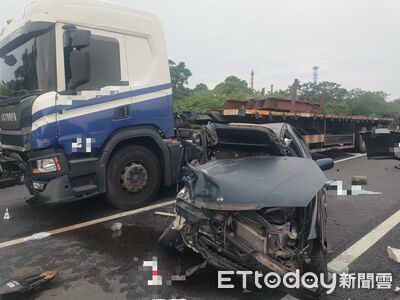 國道掉落物成索命符!轎車急閃遭聯結車撞擊 慘釀1死4傷畫面曝