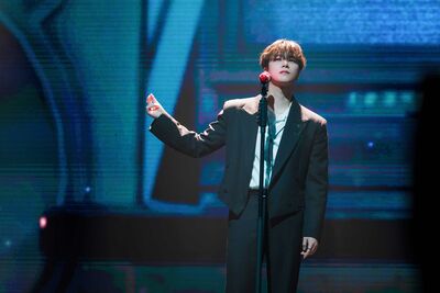 iKON唱到不想走!BOBBY脫背心炸肌 二次安可寵台粉:不回家了