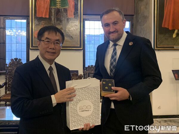 ▲台南市長黃偉哲率市府團隊及台南企業代表前往波蘭波美拉尼亞省，展開40小時商務訪問。（記者林東良翻攝，下同）