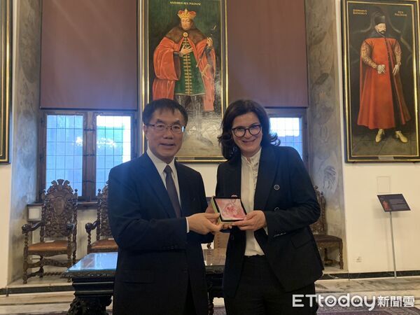 ▲台南市長黃偉哲率市府團隊及台南企業代表前往波蘭波美拉尼亞省，展開40小時商務訪問。（記者林東良翻攝，下同）