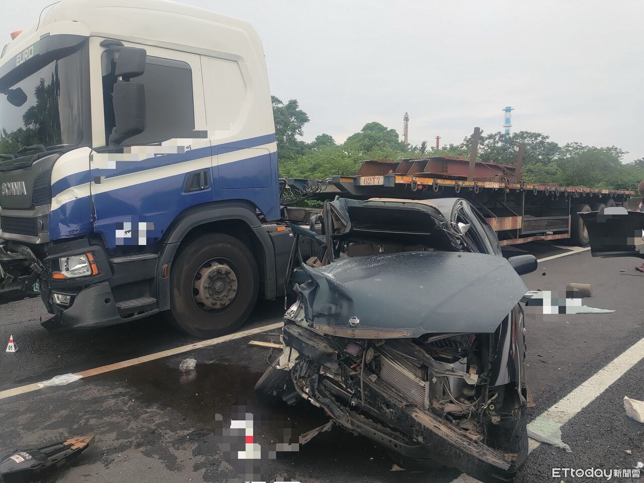 國道掉落物成索命符!轎車急閃遭聯結車撞擊 慘釀1死4傷畫面曝 | ETtoday社會新聞 | ETtoday新聞雲