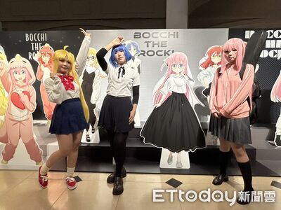 學生放暑假、漫迷不缺席!《孤獨搖滾!》台中開展 Coser瘋打卡