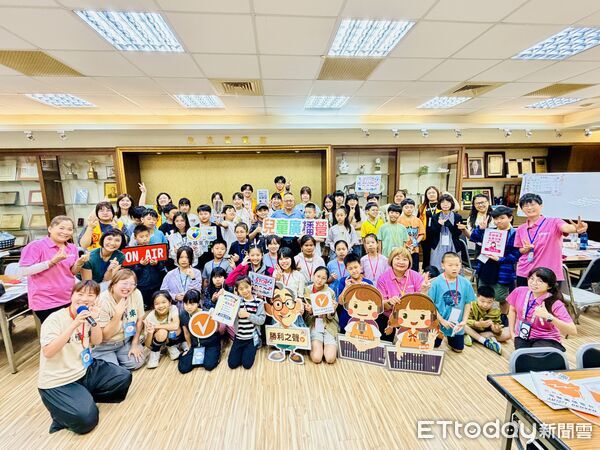 ▲俊逸基金會舉辦2026 Podcaster兒童廣播營，引導學童透過Podcast創作認識校園霸凌防治。（記者林東良翻攝，下同）
