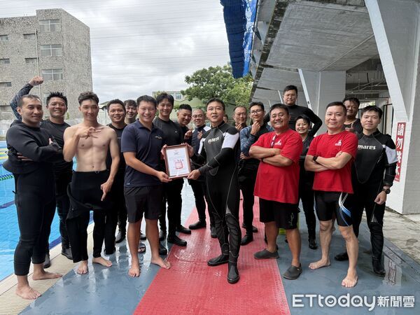 ▲台南市消防局舉辦公共安全潛水初階班，15名消防人員接受為期10天訓練。（記者林東良翻攝，下同）