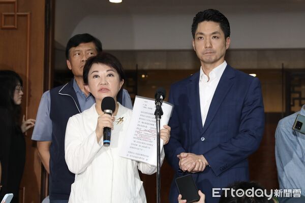 ▲▼台北市長蔣萬安、台中市長盧秀燕出席行政院出席審查「食品安全衛生管理法」部分條文修正草案會議  。（圖／記者劉耿豪攝）