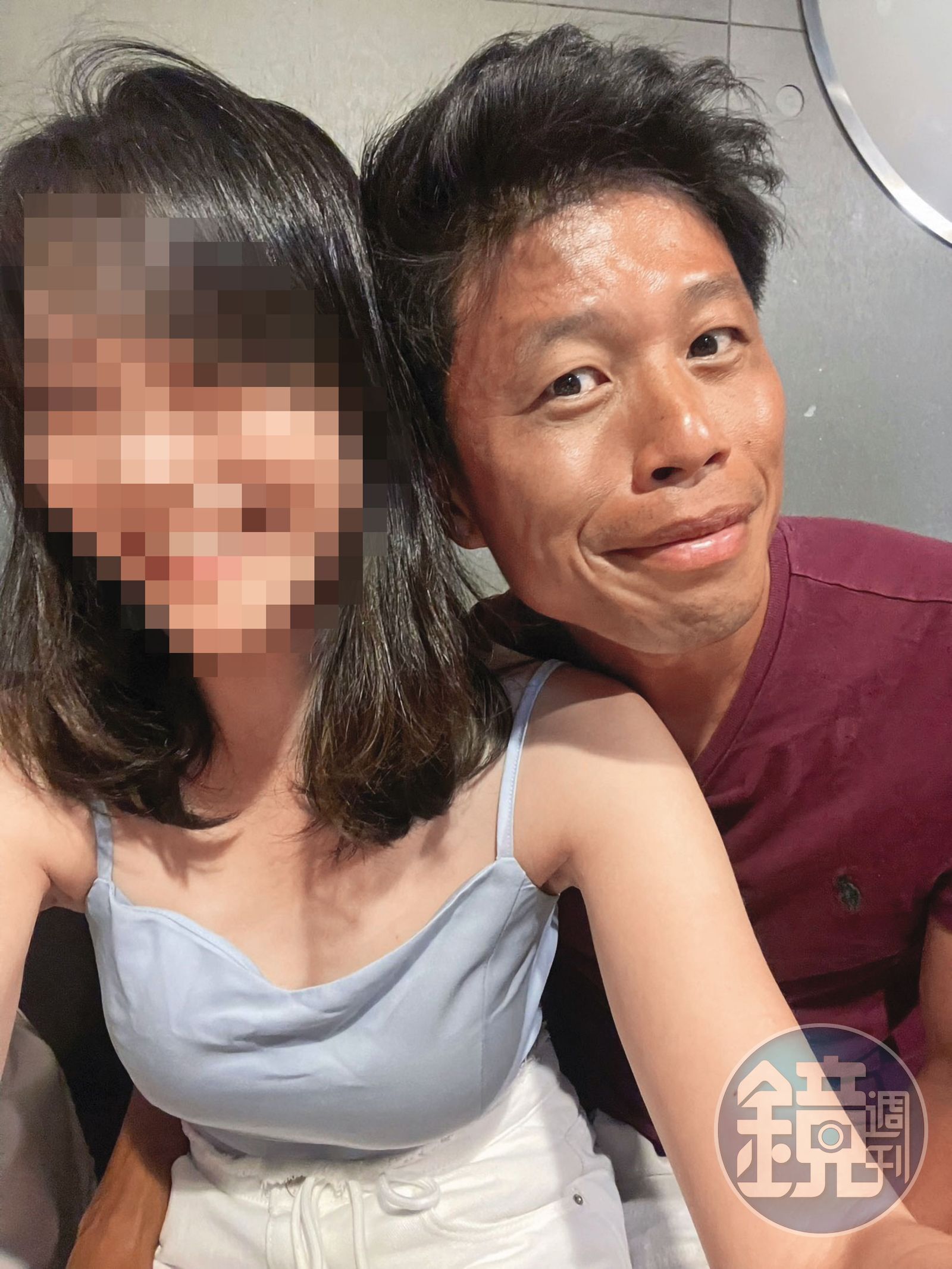 謝政瀛（右）前女友Ａ小姐（左）指控，被謝在澳洲丟包回台後決定分手，謝卻以小帳號羞辱抹黃她。（讀者提供）