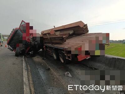 駕駛上國道1號「突停在內線」!害後面撞成一團 慘烈畫面曝