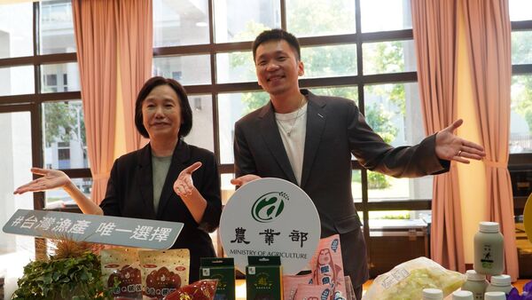 ▲運動部長李洋與農業部次長杜文珍。（圖／記者呂佳賢攝）