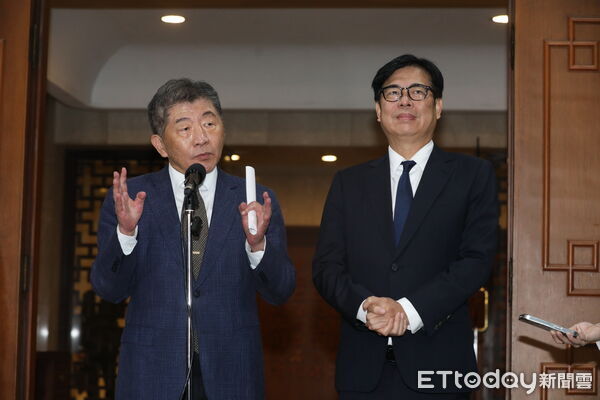▲▼ 政委陳時中、高雄市長陳其邁出席行政院出席審查「食品安全衛生管理法」部分條文修正草案會議      。（圖／記者劉耿豪攝）