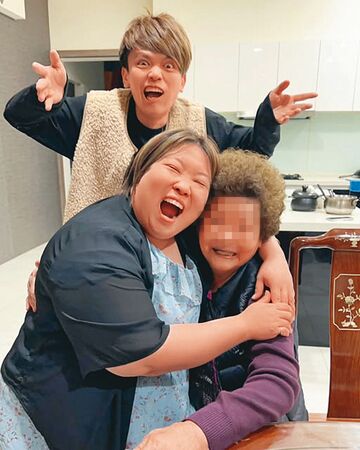 蔡阿嘎內賊現形／蘿拉轉換跑道新東家曝光！　再次投入職場公司有配車