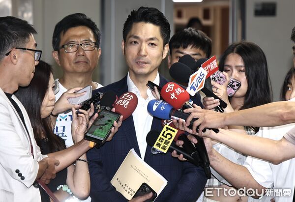 ▲▼蔣萬安向國民黨團說明重大議法案。（圖／記者黃克翔攝）