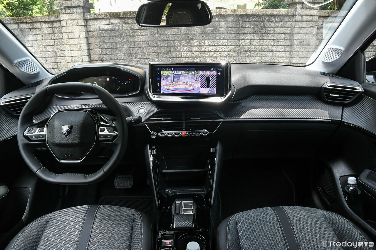 ▲Peugeot 208重回台灣市場！不僅省油、省稅金，顏值、樂趣更是獨特的存在。（圖／記者徐煜展攝）
