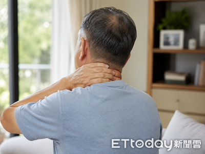 脖子突冒2cm腫塊「不痛不癢」拖1個月就醫　竟是癌症轉移