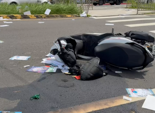 ▲台17線與美港公路交叉路口發生轎車與機車擦撞車禍。（圖／議員賴清美提供）