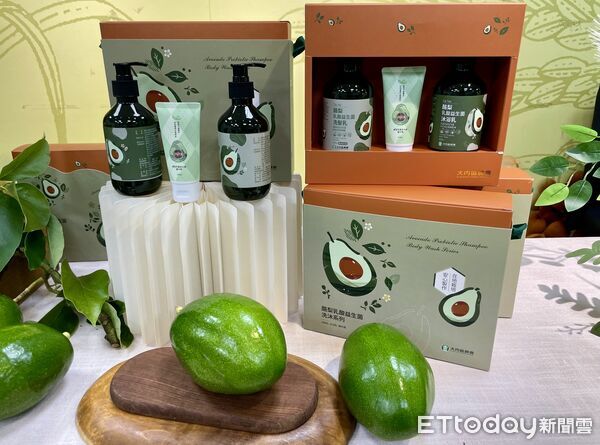 ▲台南市政府協助大內區農會推出全新「酪梨乳酸益生菌洗沐系列」禮盒，拓展酪梨多元應用。（記者林東良翻攝，下同）