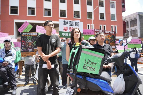 ▲▼Grab併Foodpanda案掀反彈　外送員赴公平會抗議。（圖／全國外送產業工會提供）