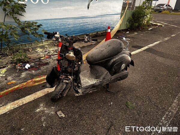 [新聞] 一家三口車禍亡「媽24歲就撞死」　父痛失 - 八卦 - PTT.BEST 批踢踢爆文