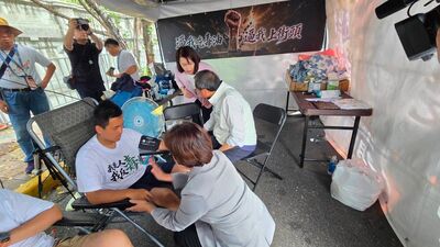 蘇清泉稱「絕食小雞血壓110」撐不住 吳欣岱:不要作秀誤導大家