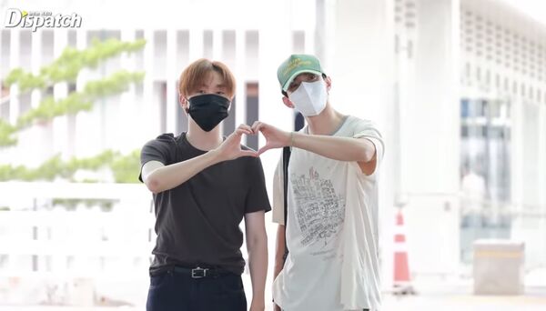 SEVENTEEN勝寛、DK來了！合體比愛心 小港機場擠滿克拉