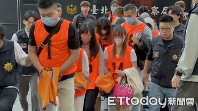 排隊進北檢！「王道理財」涉詐遭兵分23路攻破　員工穿號碼背心移送