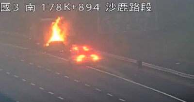 快訊／國3台中沙鹿「小客車碰撞聯結車」起火　駕駛救出已成焦屍