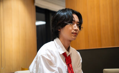 AKASAKI無預警宣布「11場世巡全取消」! 日媒排除2原因