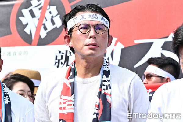 ▲▼台灣民眾黨【725食安追責行動！行政院前討交代】，黃國昌發表台灣民眾黨三大訴求。（圖／記者李毓康攝）