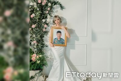失聯飛官辛柏毅至今未找到　妻PO「白紗照」告白：辛太太要畢業了