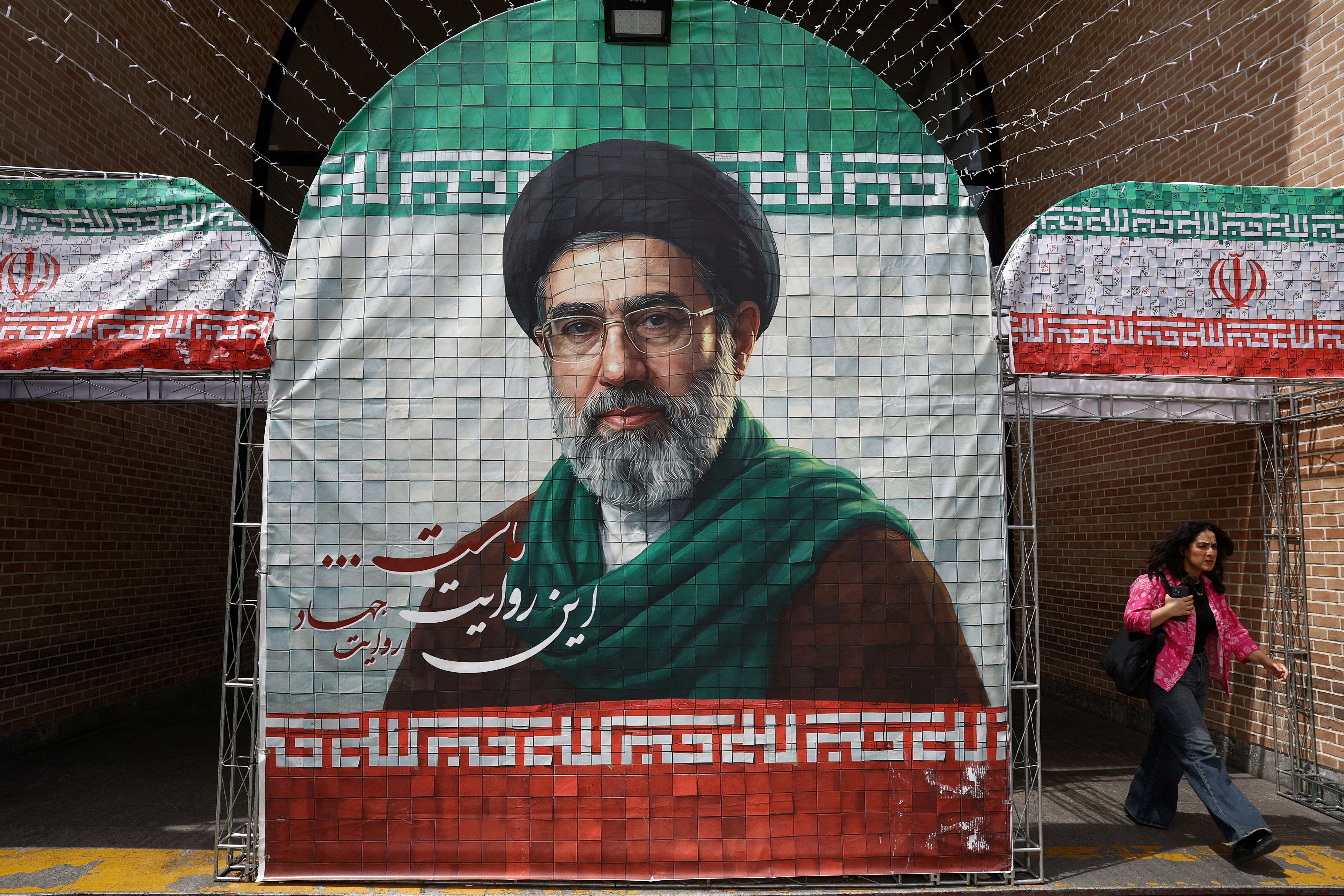 ▲▼ 伊朗最高領袖穆吉塔巴(Mojtaba Khamenei)。(圖/路透)