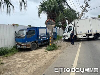 桃園貨車「猛撞歪電線桿」!一度釀2858戶停電 台電持續搶修中