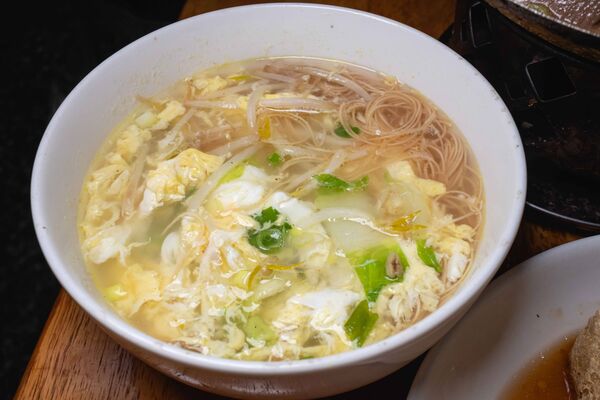 ▲▼南投「阿華臭豆腐」招牌臭豆腐。（圖／《美熊很愛吃》授權提供）