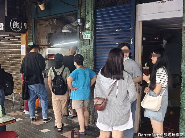 ▲▼江蘇老趙刀切麵店內用餐環境。（圖／《DARREN蘋果樹旅遊玩樂誌》授權提供）
