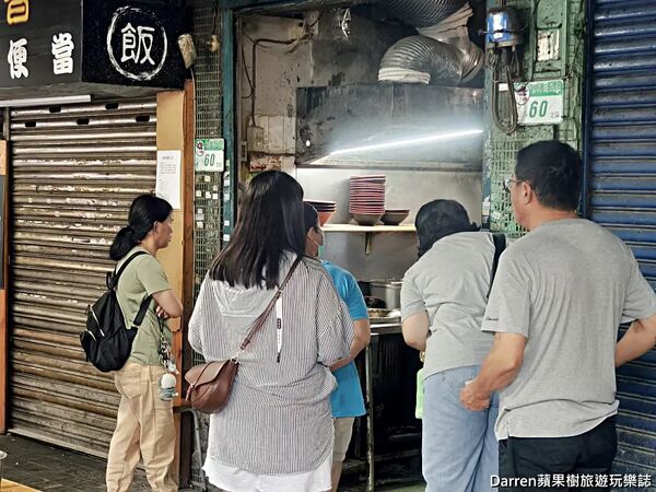 ▲▼江蘇老趙刀切麵店內用餐環境。（圖／《DARREN蘋果樹旅遊玩樂誌》授權提供）