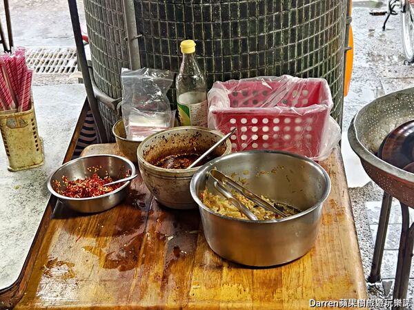 ▲▼江蘇老趙刀切麵店內用餐環境。（圖／《DARREN蘋果樹旅遊玩樂誌》授權提供）