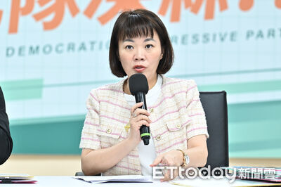 簡舒培：413萬蘑菇公車亭滴噁心黃水　李四川又是你