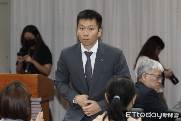 ▲▼ 運動部長李洋出席立法院教育及文化委員會繼續審查「電子競技運動發展基本法草案」等案     。（圖／記者劉耿豪攝）