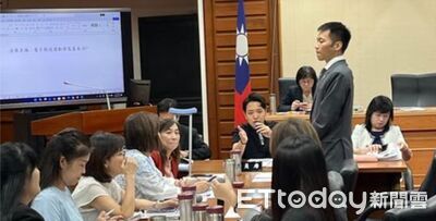 李洋被罰站! 藍綠「各自解讀」影片還原現場