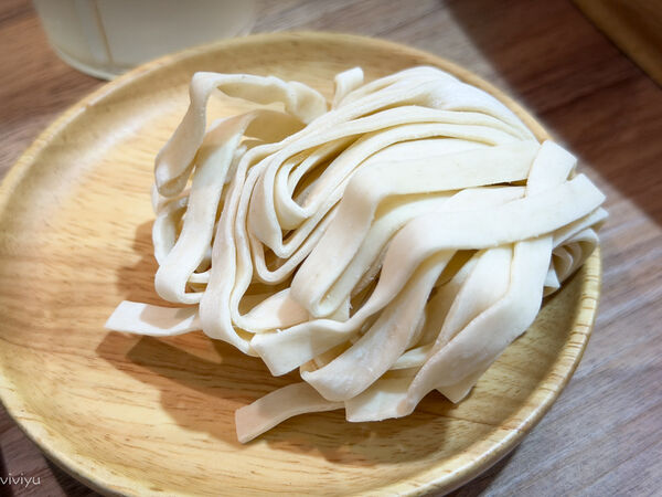 ▲▼淡路島天然撈生麵 八德店。（圖／《Viviyu小世界》授權提供）
