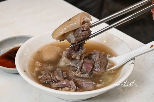 台劇《美食無間》取景華西街老攤　60年當歸豬腳腿肉燉至入口即化