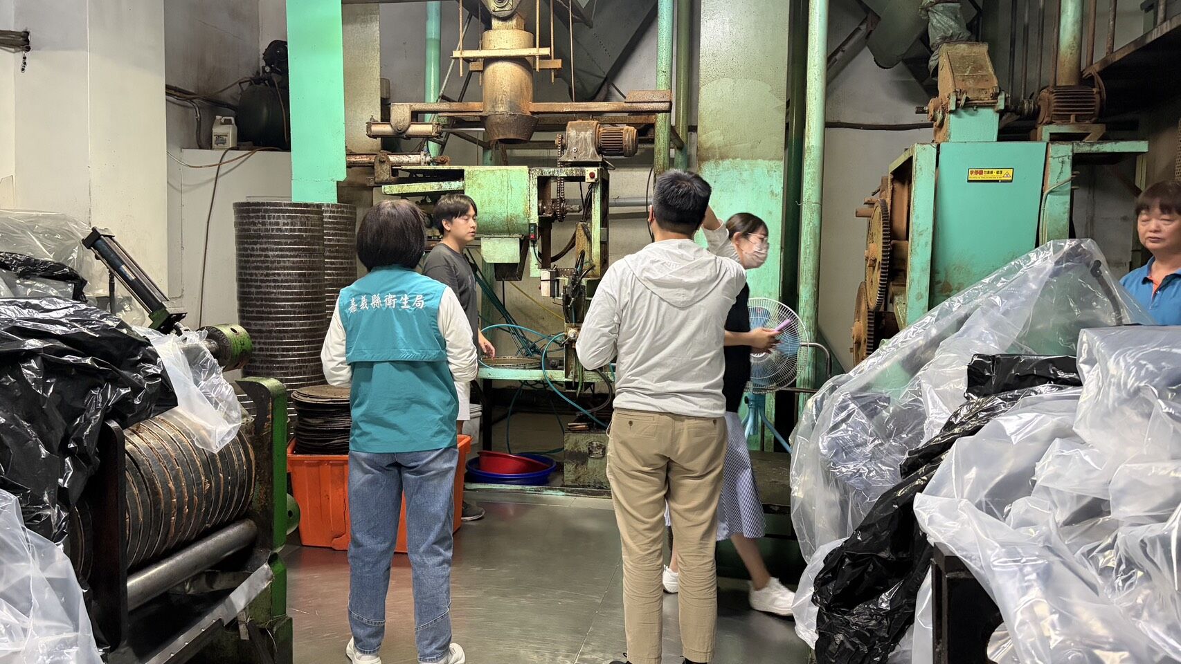 ▲▼ 守護食安零容忍!嘉義縣追查問題苦茶油 勒令源春製油廠停工下架 。(圖/嘉義縣政府提供) ▲▼ 守護食安零容忍!嘉義縣追查問題苦茶油 勒令源春製油廠停工下架 。(圖/嘉義縣政府提供)