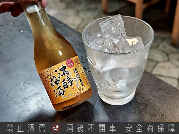 ▲▼へぎ蕎麦処むろしま必吃布海苔蕎麥麵，還有天婦羅、串燒配新潟地酒。（圖／《DARREN蘋果樹旅遊玩樂誌》授權提供）