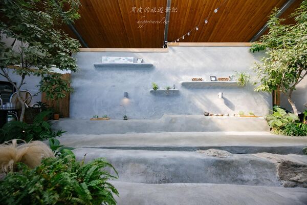 ▲▼小雨林由60年老穀倉改建，隱身礁溪秘境，是話題新開幕民宿。（圖／《黑皮的旅遊筆記》授權提供）