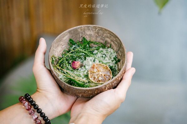 ▲▼小雨林由60年老穀倉改建，隱身礁溪秘境，是話題新開幕民宿。（圖／《黑皮的旅遊筆記》授權提供）